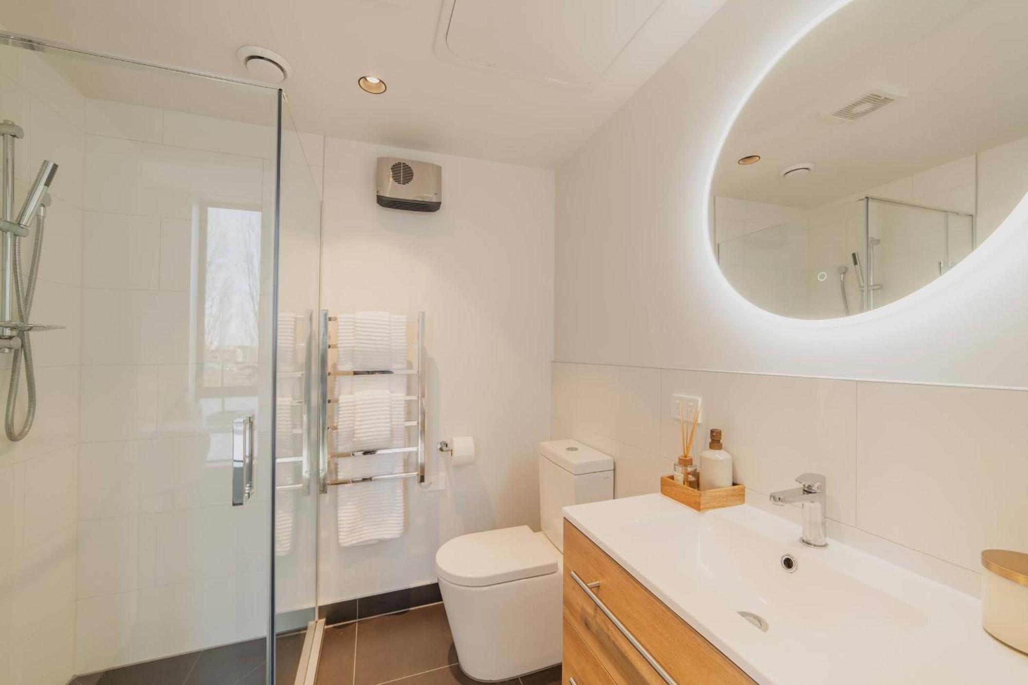 Chic And Contemporary Living At Cambridge Terrace Christchurch Exterior foto